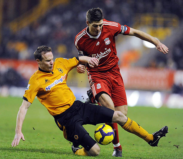 留下！前曼联助教：安东尼应该留在贝蒂斯，在曼联没有未来.