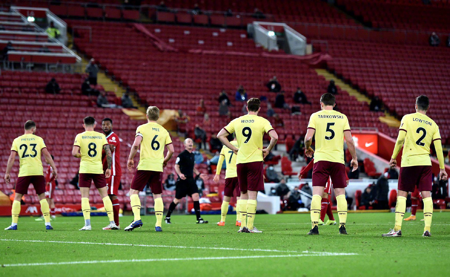 欧冠比赛战术分析：尤文图斯防守策略,（尤文图斯欧冠防守战术解读）